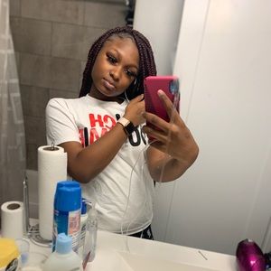 Meet your Posher, Danae